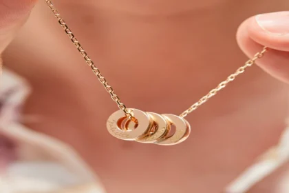 Idées cadeaux personnalisés pour la Fête des Mères : des idées à offrir dès maintenant avec Merci Maman Boutique